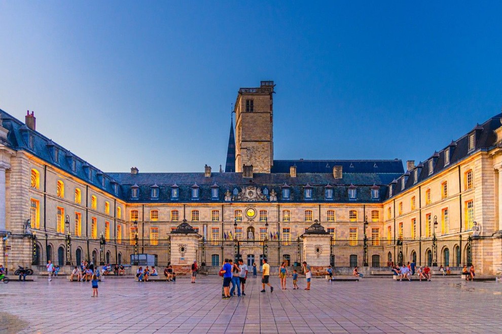Auf nach Dijon? Ihre Euro kommen bequem zu Ihnen nach Hause.