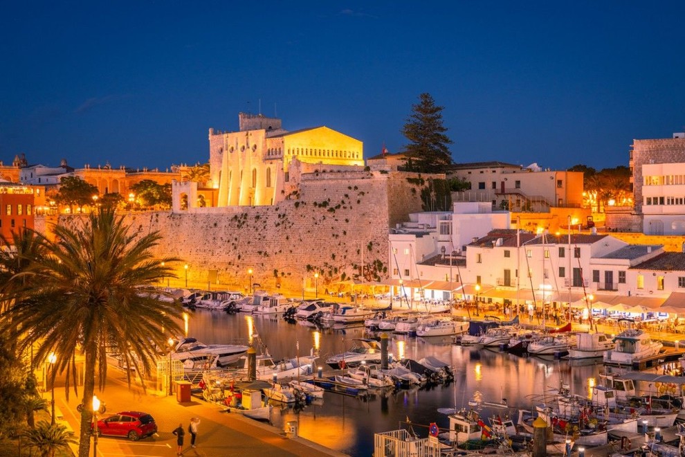 Planning a trip to Menorca? Your euros will be delivered straight to your door.