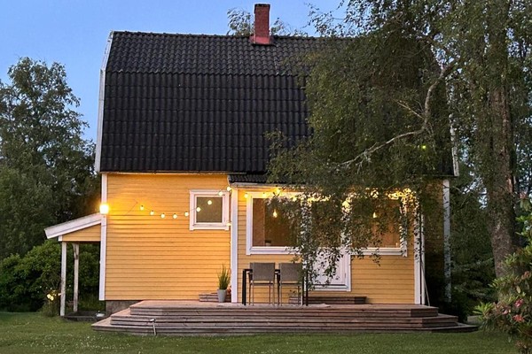 Sommerfrische in Schweden: Ferienhaus direkt am See mit 34% Rabatt