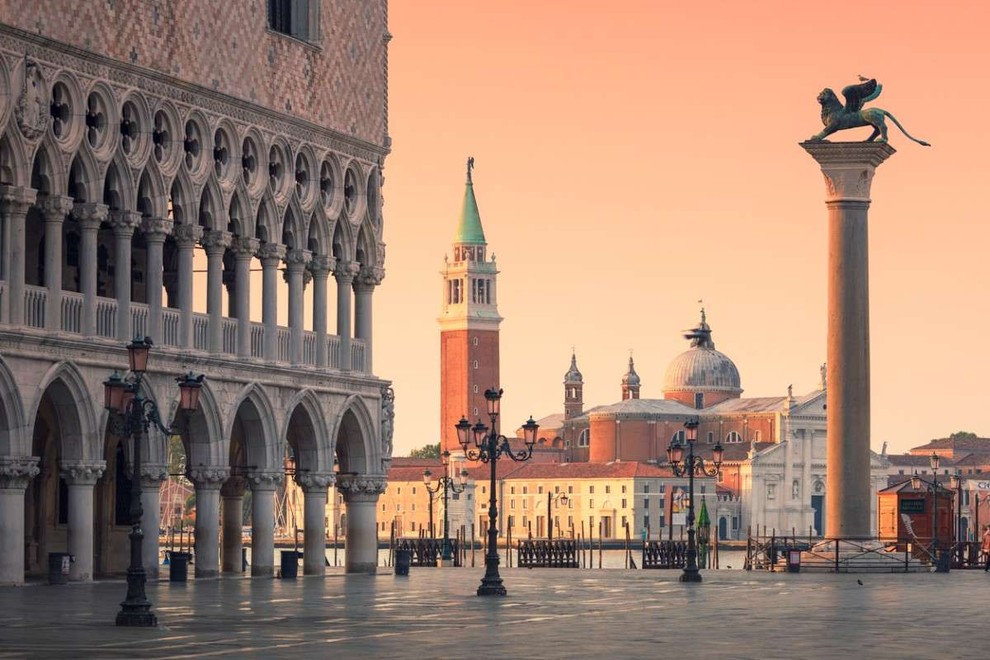 Reise nach Venedig geplant? Wir liefern Ihnen Euro-Bargeld bequem nach Hause.