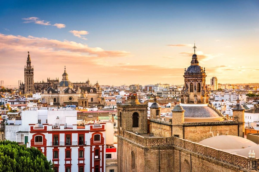 Reise nach Sevilla geplant? Wir liefern Ihnen Euro-Bargeld bequem nach Hause.