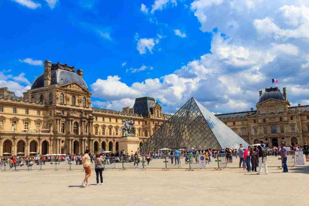 Reise nach Paris geplant? Euro-Bargeld liefern wir Ihnen bequem nach Hause.