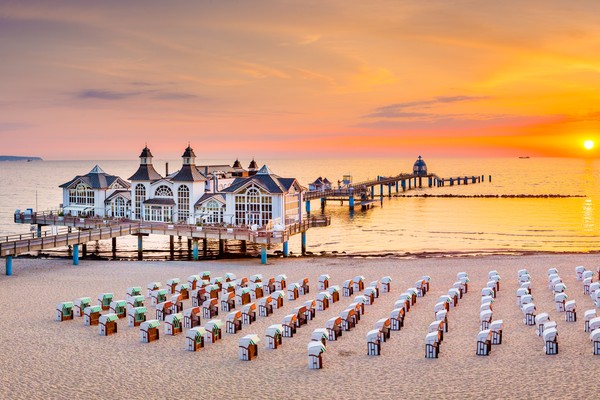 Rügen: Kreidefelsen, Bäderarchitektur und salzige Ostseeluft