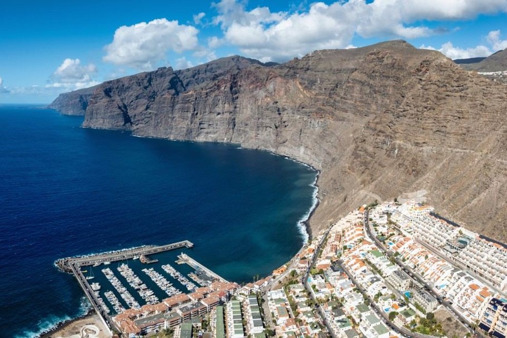 Planning a trip to Tenerife? We’ll deliver euro cash straight to your door.