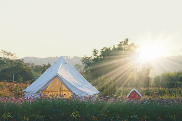 Glamping in der Schweiz: 10 besondere Unterkünfte in der Natur