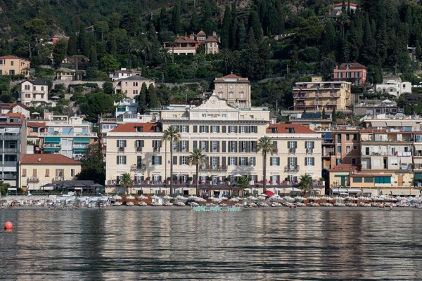 Geheimtipp Ligurien: Grandhotel mit Wellnessbereich in Alassio