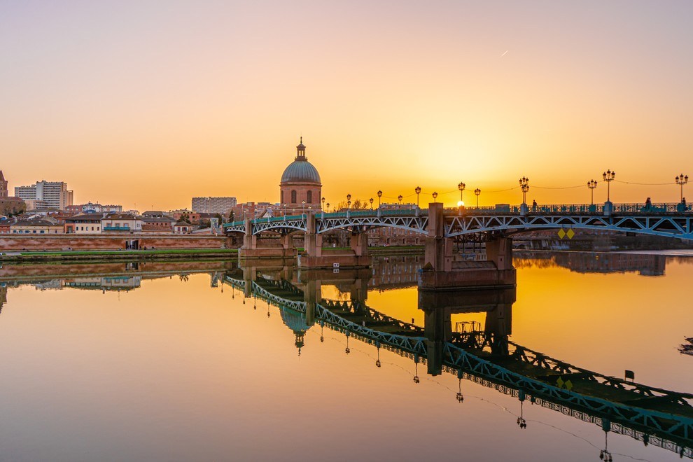 Vous prévoyez un voyage à Toulouse ? Nous vous livrons des espèces en euros directement chez vous.