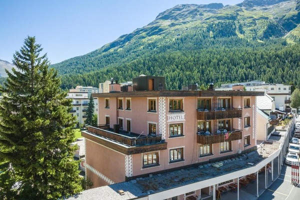 St. Moritz im Juli geniessen: 29% Rabatt im Hotel