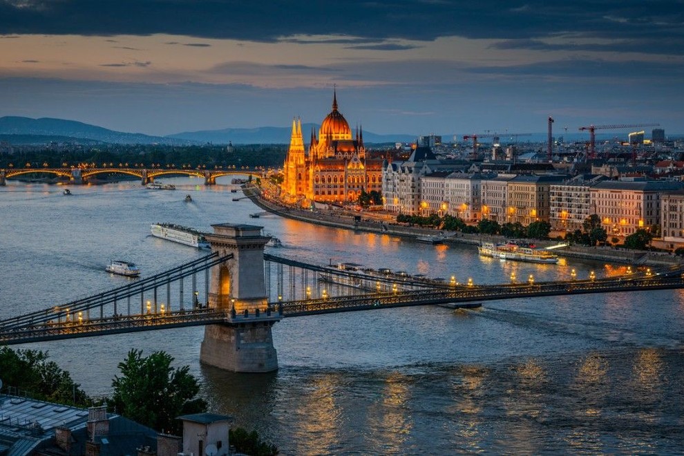 Auf nach Budapest? Ihre ungarischen Forint kommen bequem zu Ihnen nach Hause.